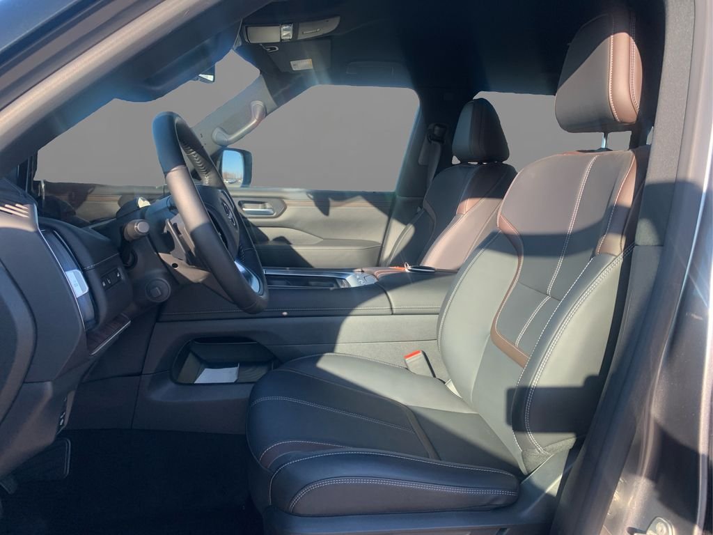 2025 Nissan Armada SL - Photo 9
