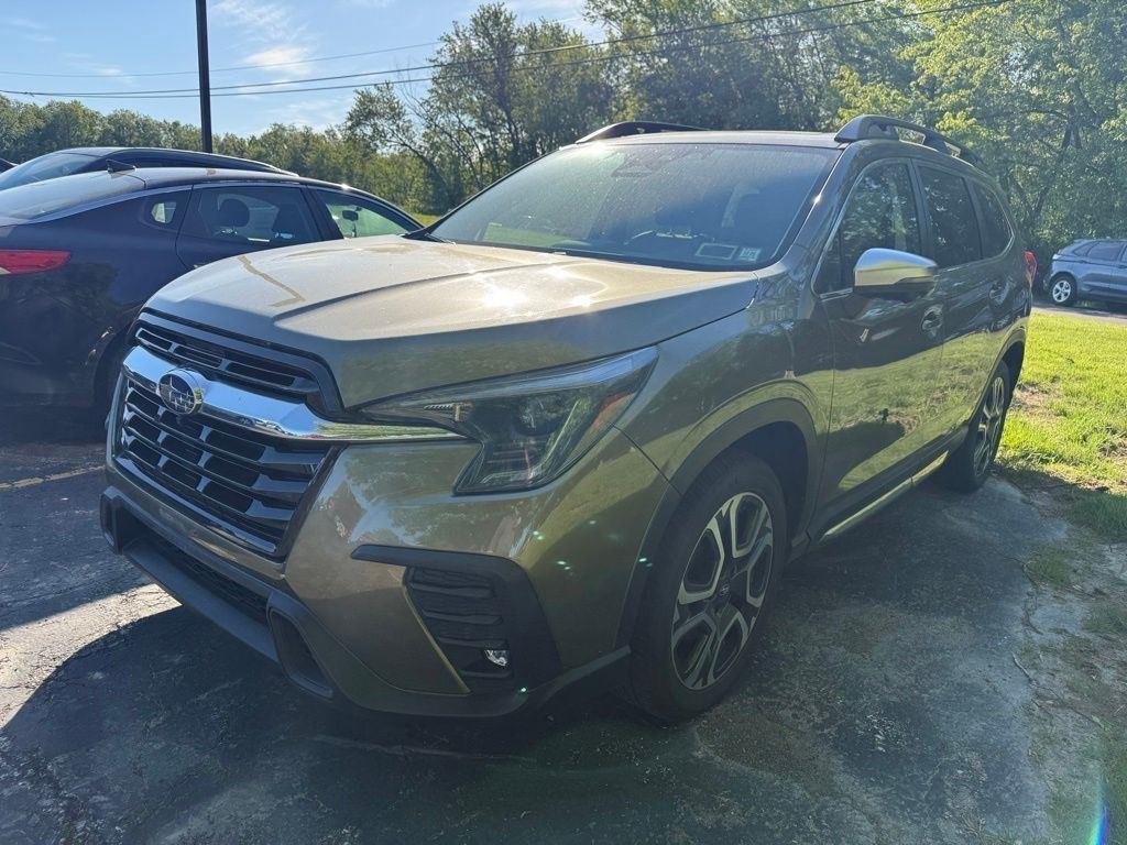 Used 2023 Autumn Green Metallic Subaru Limited image 3