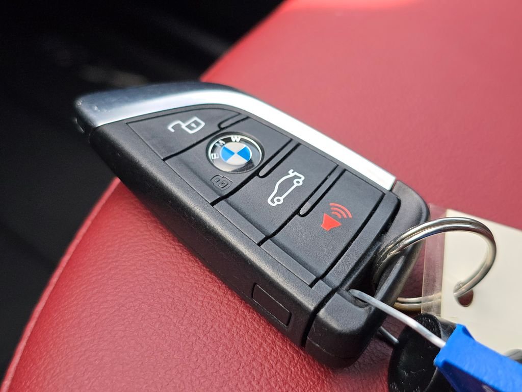 Used 2022  BMW xDrive30i image 37