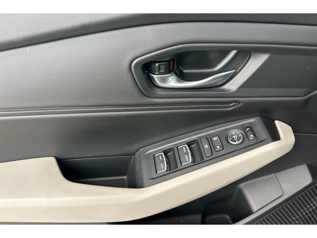 New 2026 Platinum White Pearl Honda SE image 12
