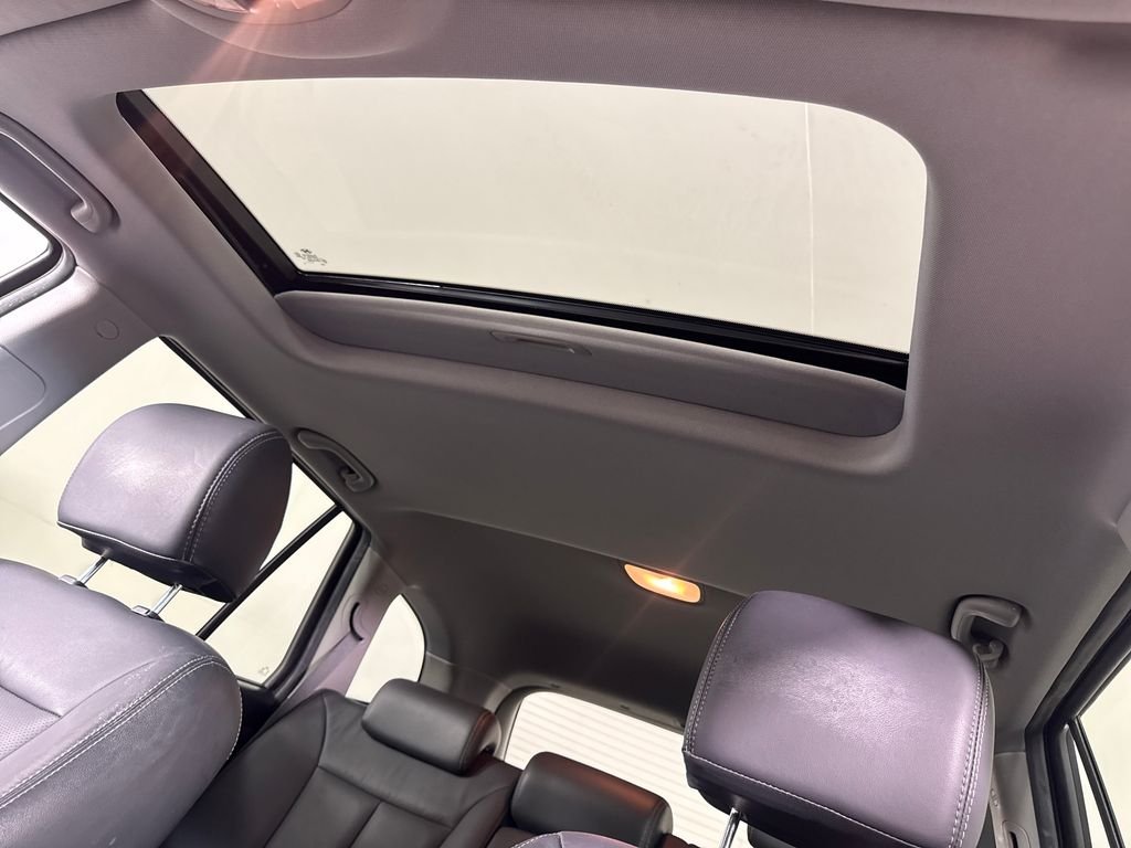Used 2009 Gray Hyundai Limited image 19
