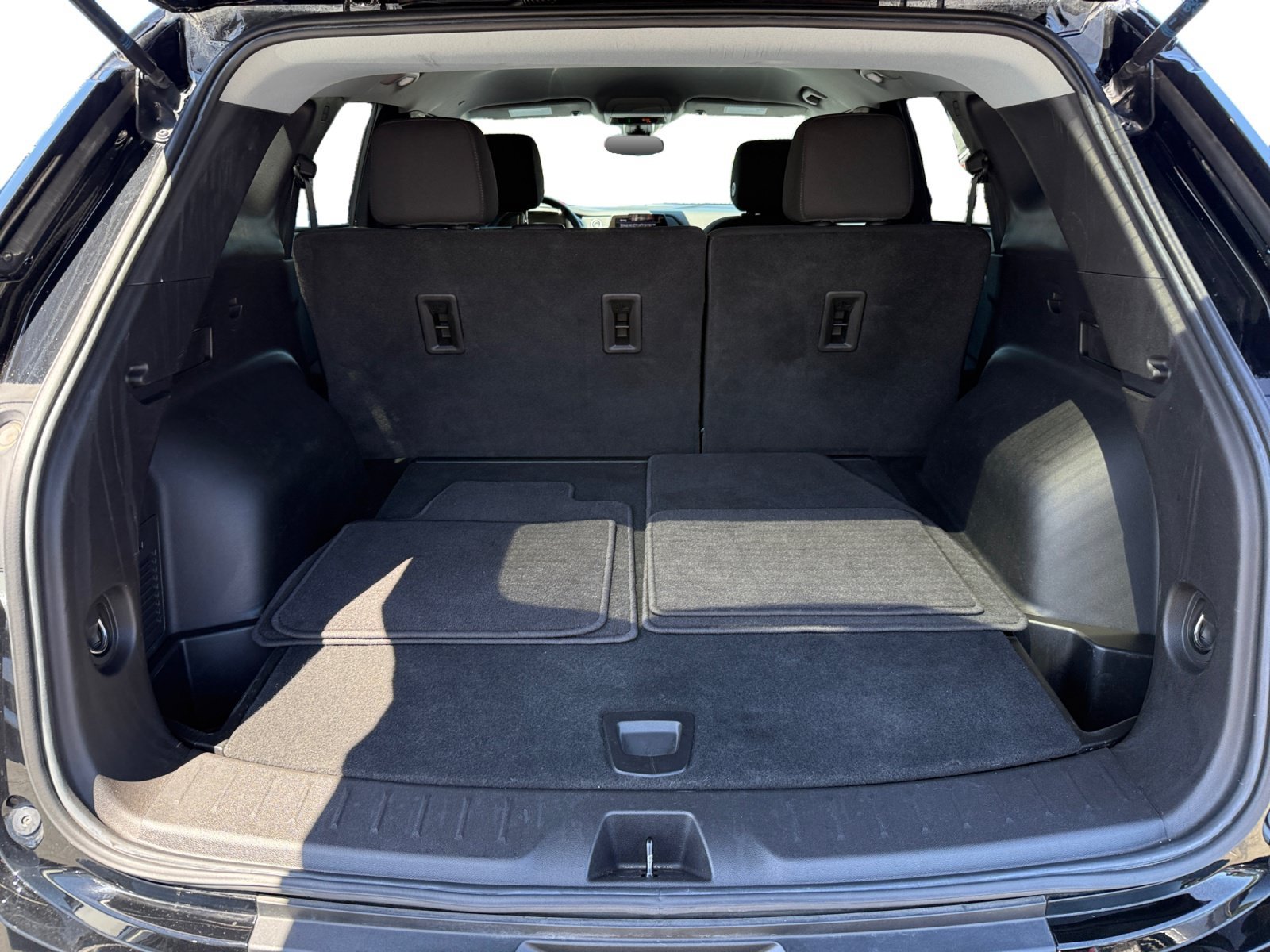 Used 2022 Black Chevrolet LT image 17