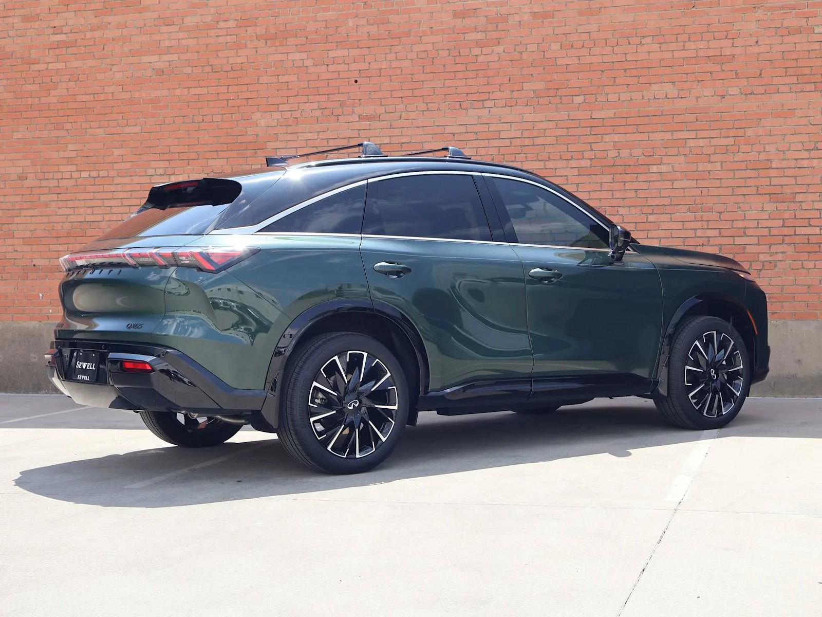 New 2027 DEEP EMERALD INFINITI Autograph AWD image 4