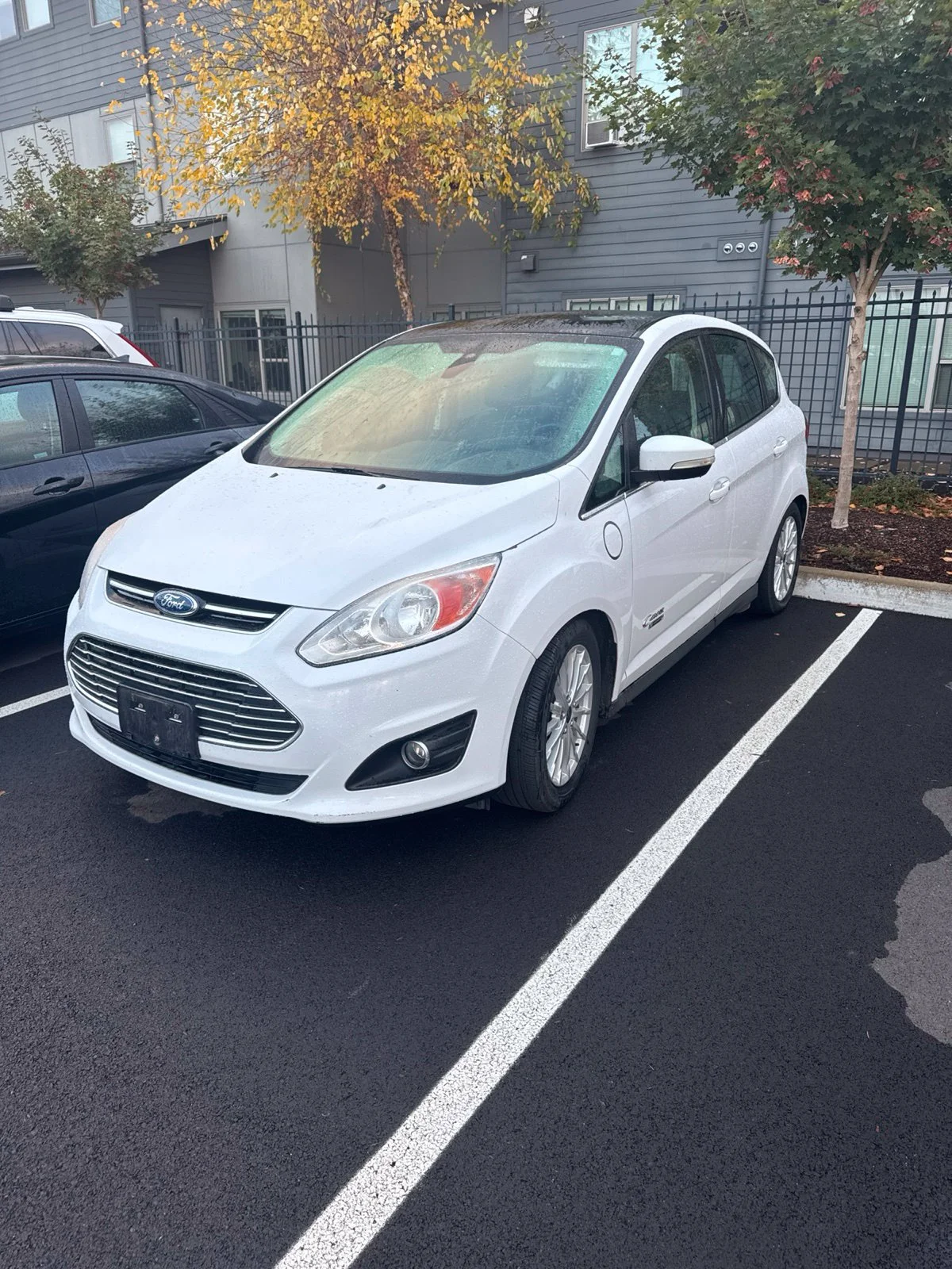 Used 2015 White Ford SEL image 1