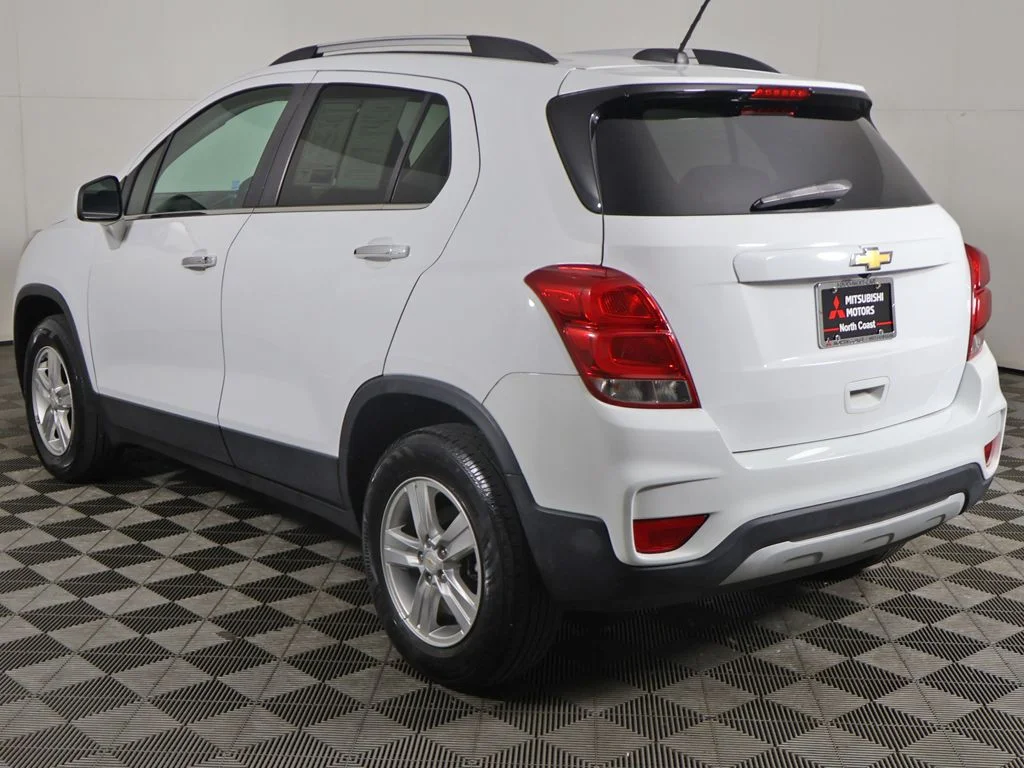 Used 2020 White Chevrolet LT image 6