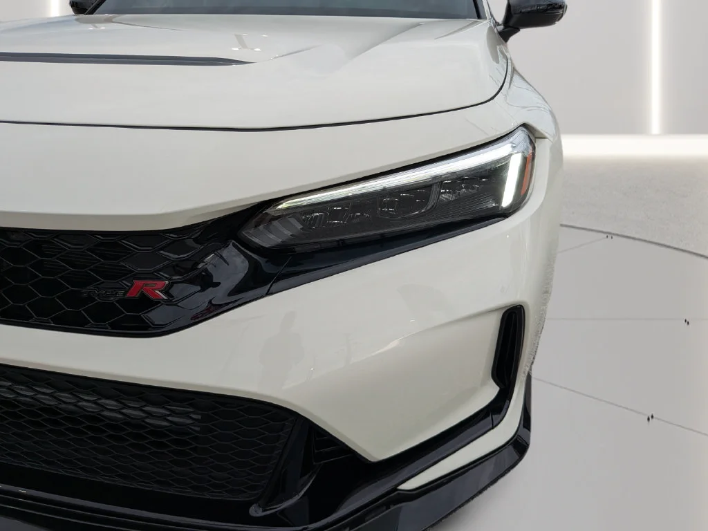 Used 2025  Honda  image 7