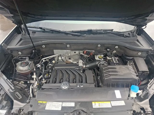 Used 2021 Black Volkswagen 3.6L V6 SE w/Technology image 26
