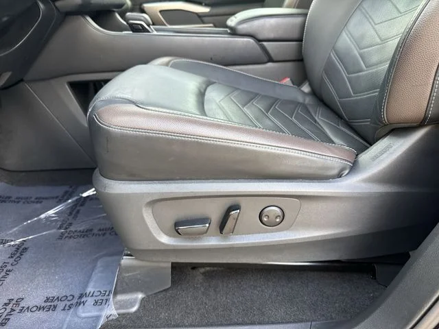 Used 2024 Black Nissan Platinum image 30