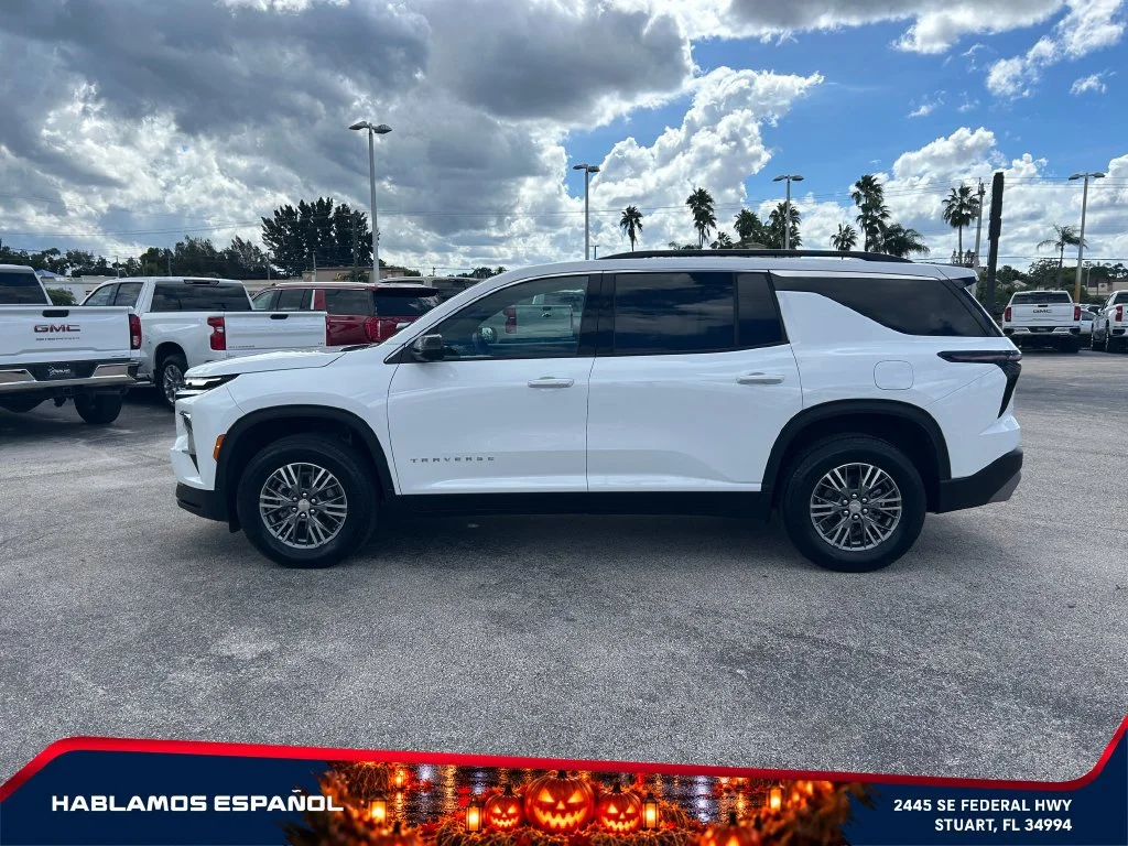 Used 2026 Summit White Chevrolet LT image 8