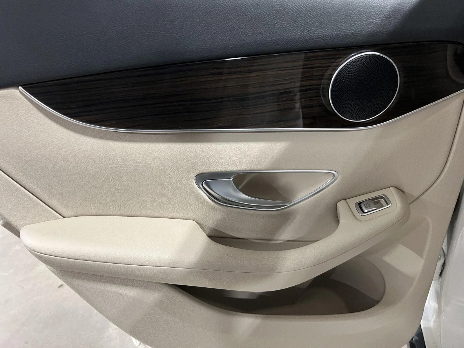 Used 2021 Polar White Mercedes-Benz GLC 300 image 11
