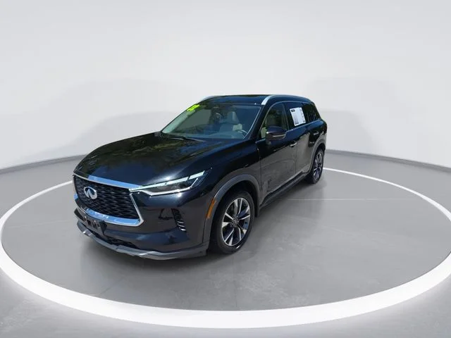 Used 2022 Black INFINITI LUXE image 3