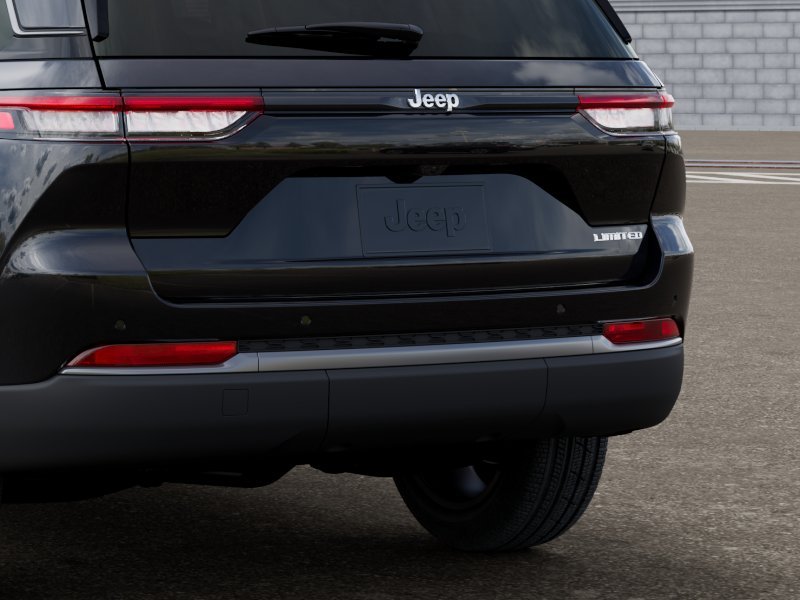 New 2026 Diamond Black Crystal Pearl-Coat Exterior Paint Jeep Limited image 39