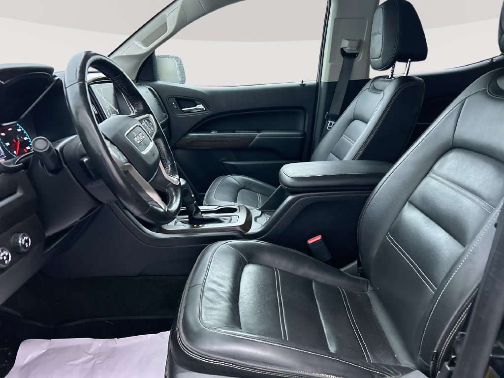 Used 2018 Black GMC Denali image 21