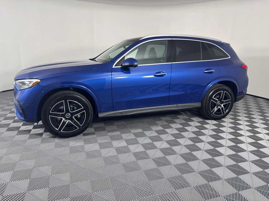 New 2026 Blue Mercedes-Benz GLC 300 image 10