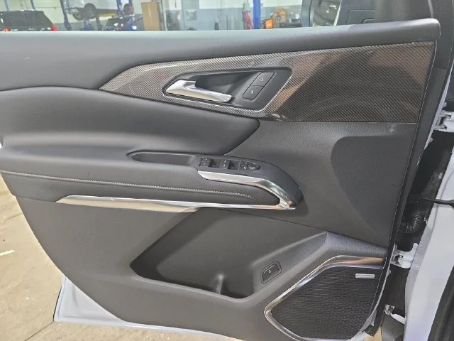 2027 Chevrolet Traverse Z71 - Photo 30