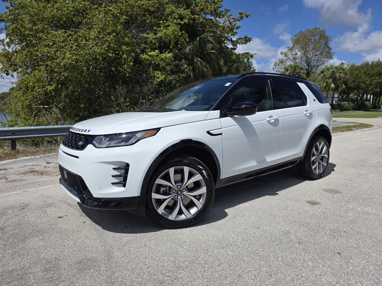 2026 Land Rover Discovery Sport Landmark