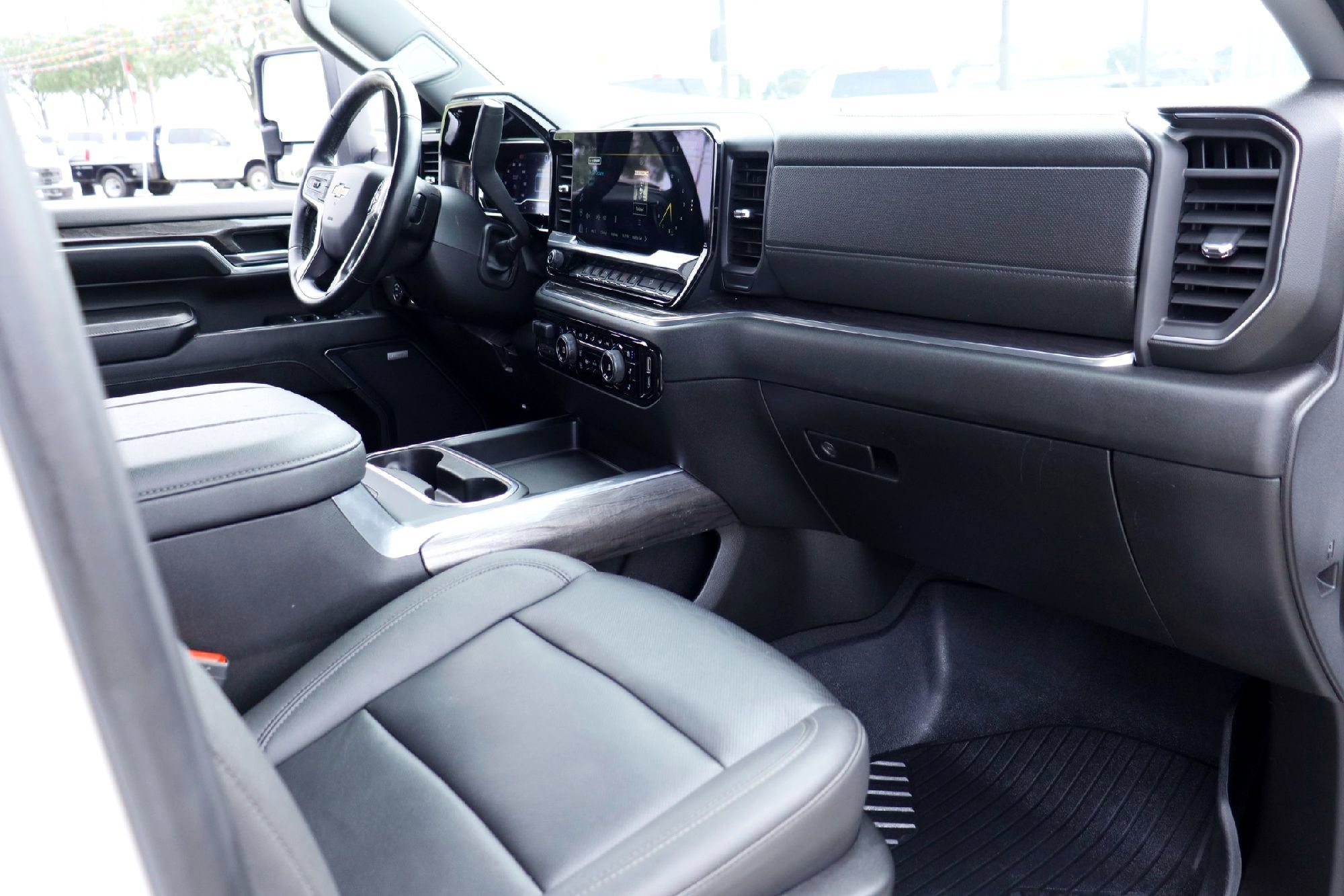2024 Chevrolet Silverado 2500HD LTZ - Photo 20