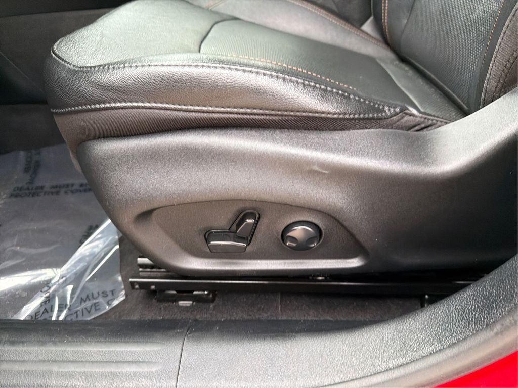 Used 2023 Redline Pearlcoat Jeep Limited image 18