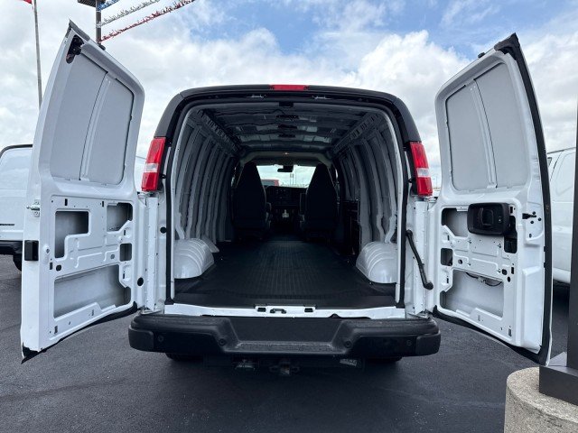 2025 Chevrolet Express Cargo Work Van - Photo 7