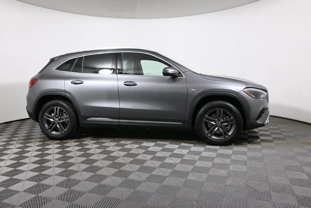 Used 2026 Gray Mercedes-Benz GLA 250 image 8