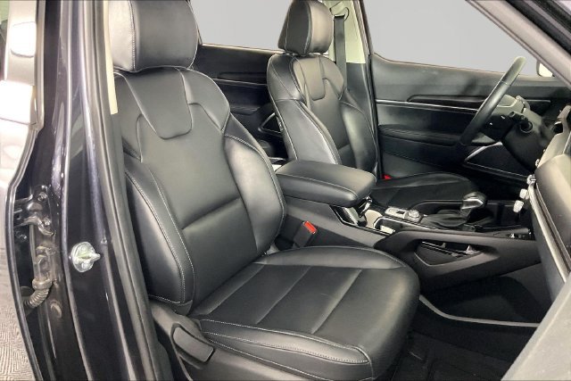 Used 2025  Kia S image 23
