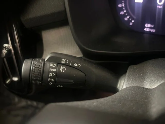 Used 2025 Onyx Black Metallic Volvo B5 Plus Bright Theme image 20
