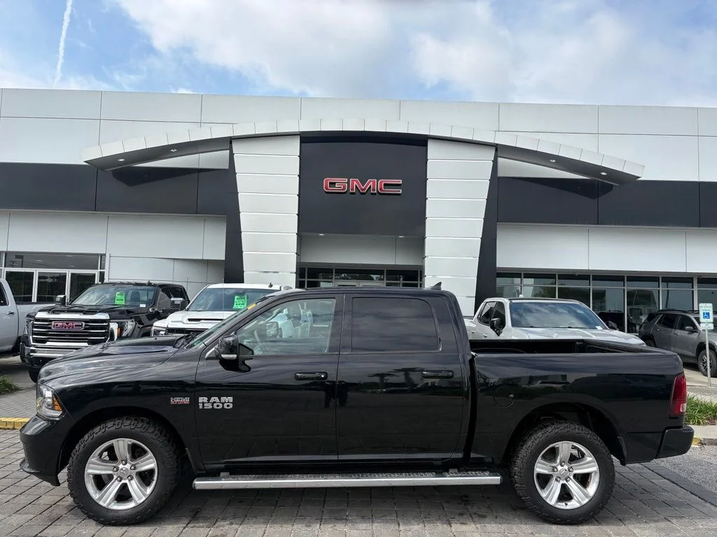 Used 2014 Black Ram Sport image 1