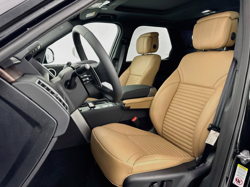 New 2026 Santorini Black Land Rover Dynamic SE image 21