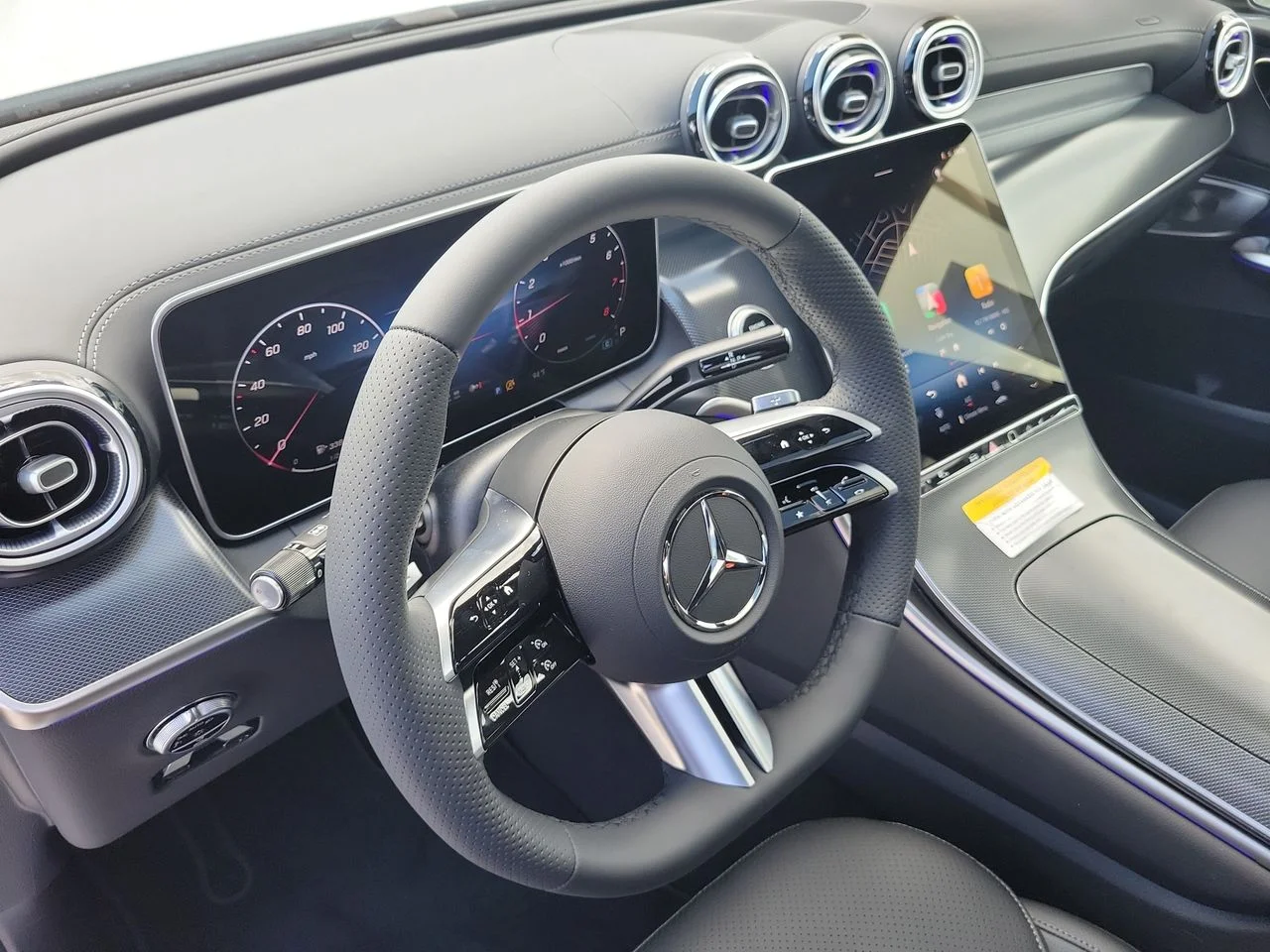New 2026 Polar White Mercedes-Benz GLC 300 image 23