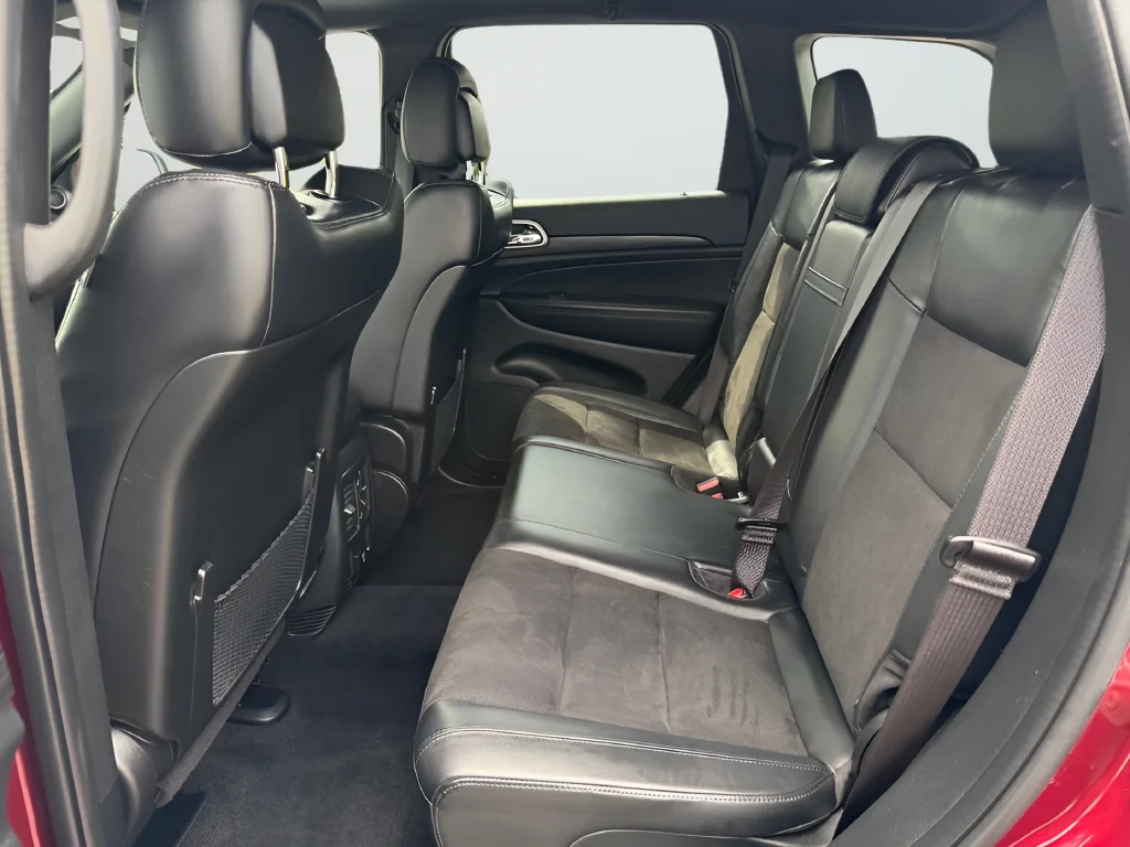 Used 2022 Red Jeep Laredo X image 21