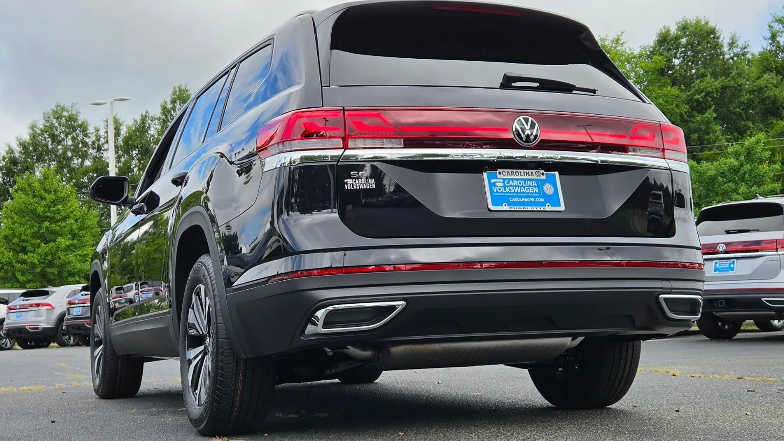 New 2026 Deep Black Pearl Volkswagen 2.0T SE image 10