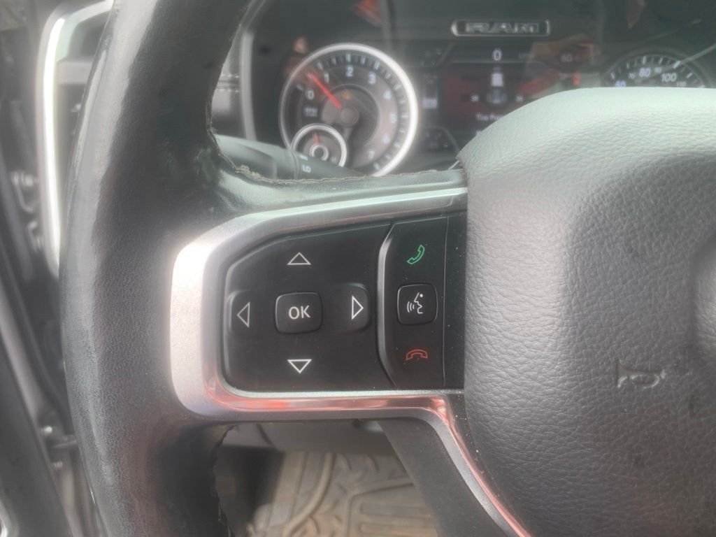 Used 2019 Billet Silver Metallic Clearcoat Ram Laramie image 16