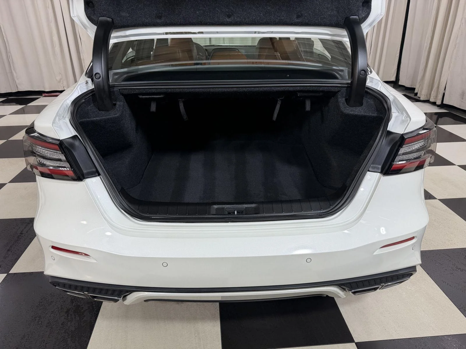 Used 2019 Pearl White Tricoat Nissan Platinum image 43
