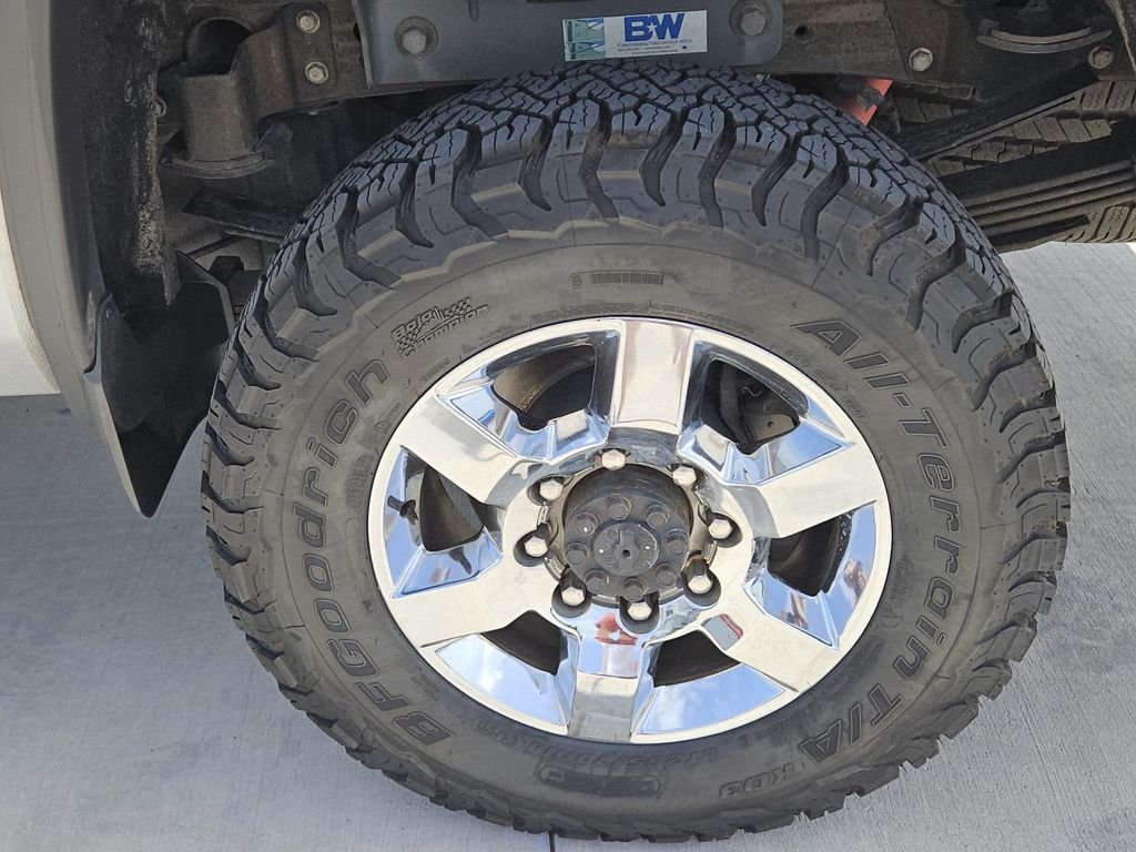 Used 2018 Silver GMC Denali image 49
