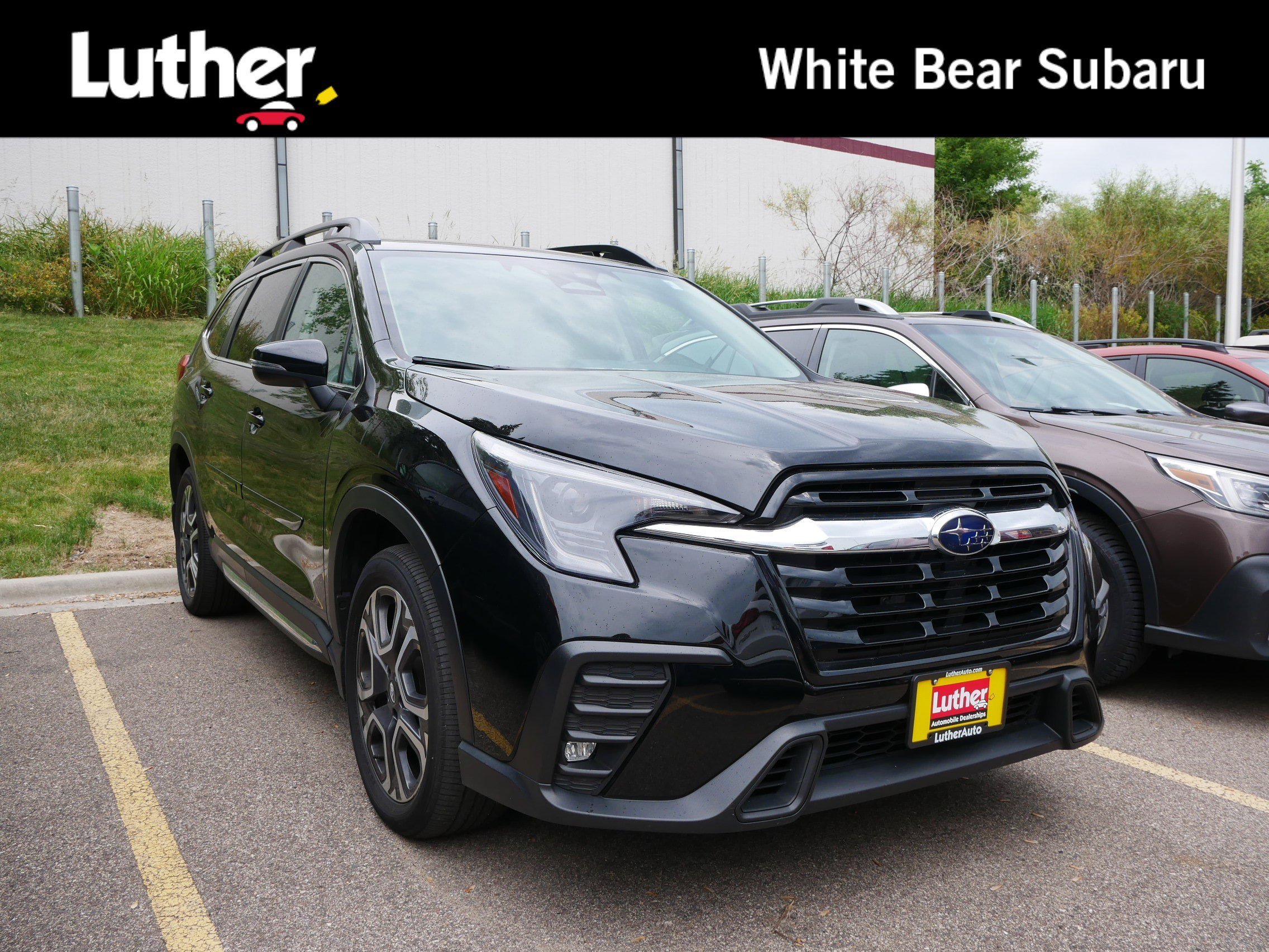 2023 Subaru Ascent Limited 7 Passenger's photo