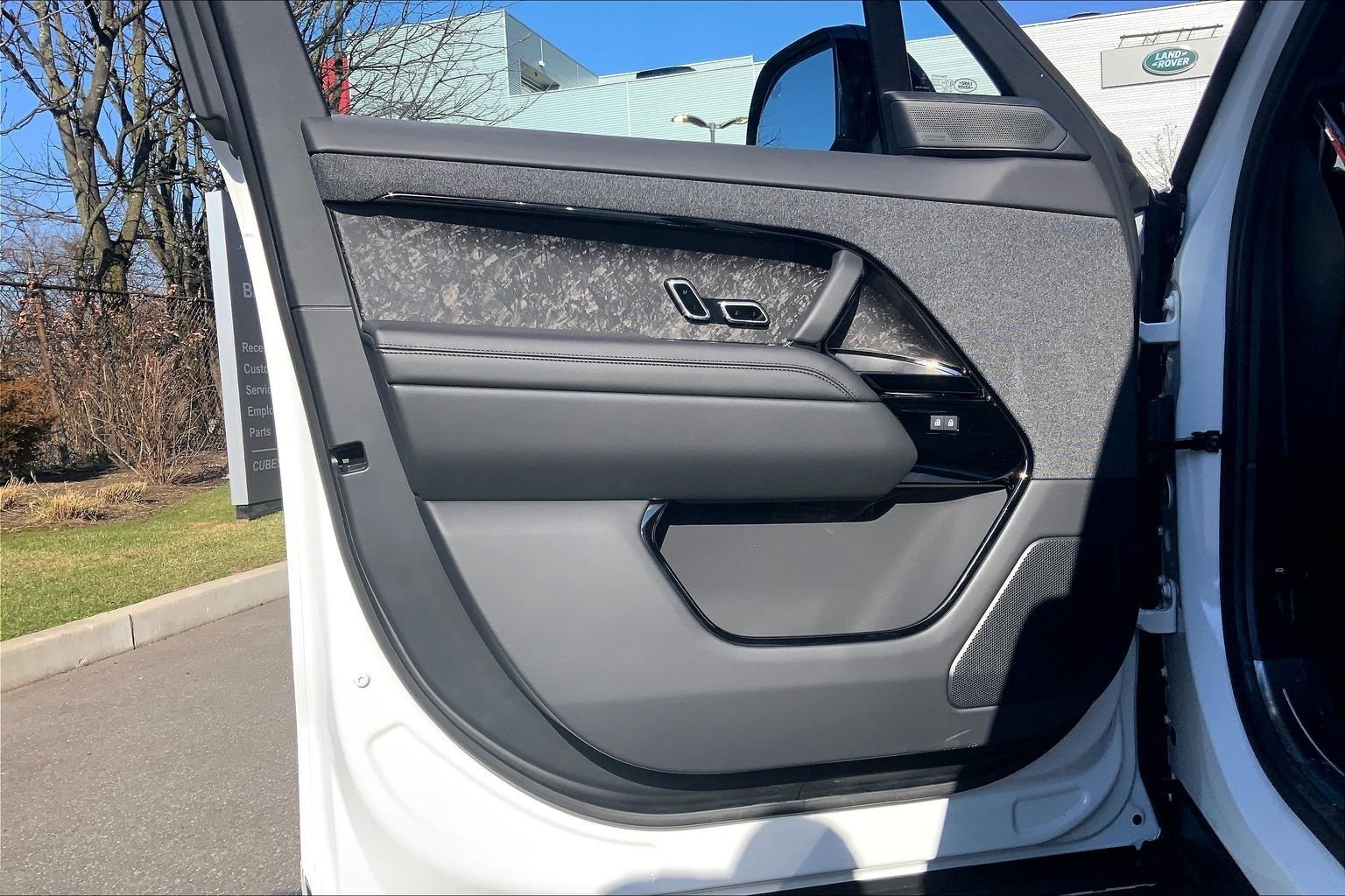 New 2026 Fuji White Land Rover Dynamic SE image 10