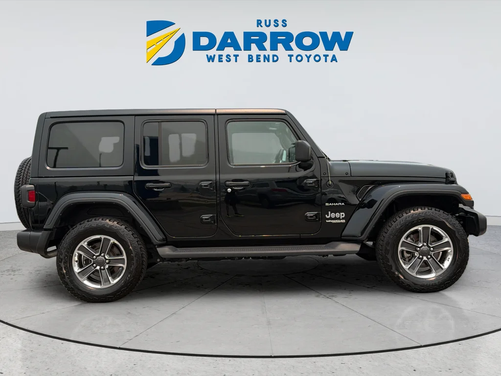 Used 2021 Black Jeep Unlimited Sahara image 5