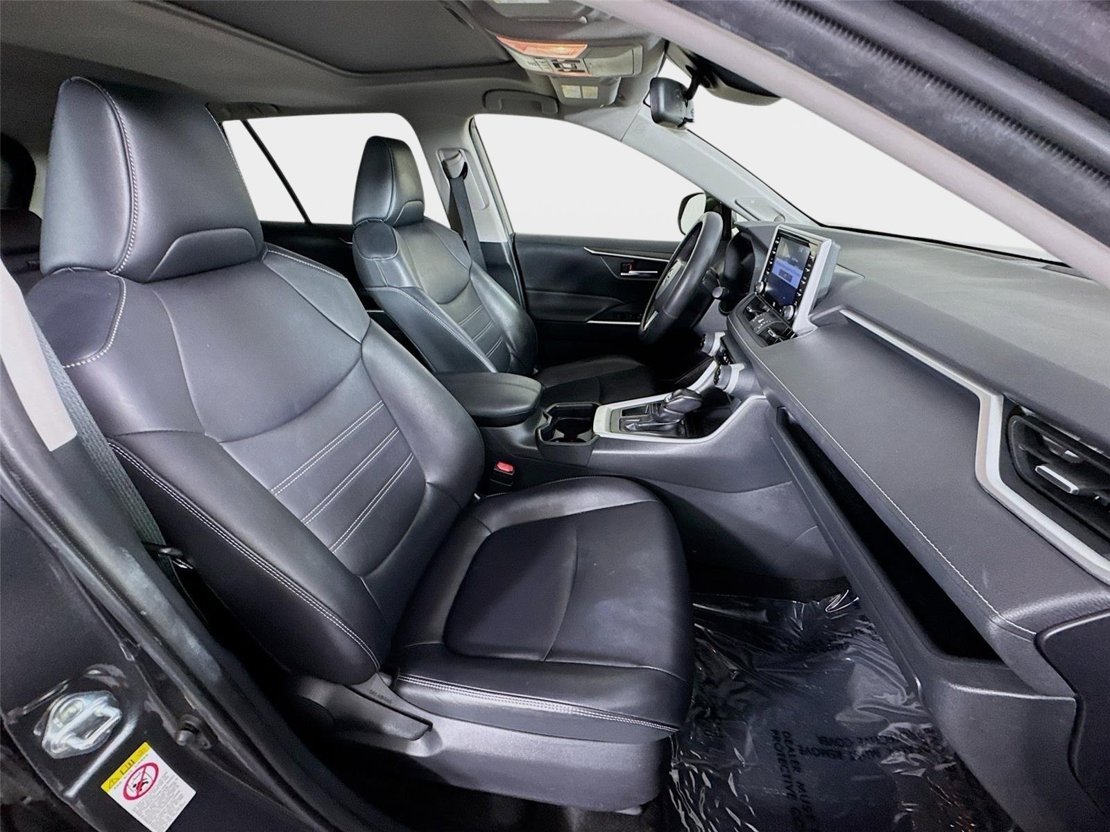 Used 2019 Magnetic Gray Metallic Toyota XLE Premium image 27