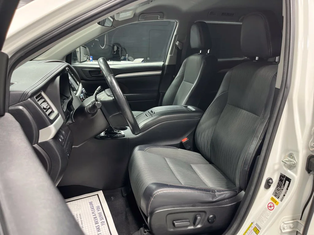 Used 2018 Blizzard Pearl Toyota LE Plus image 13