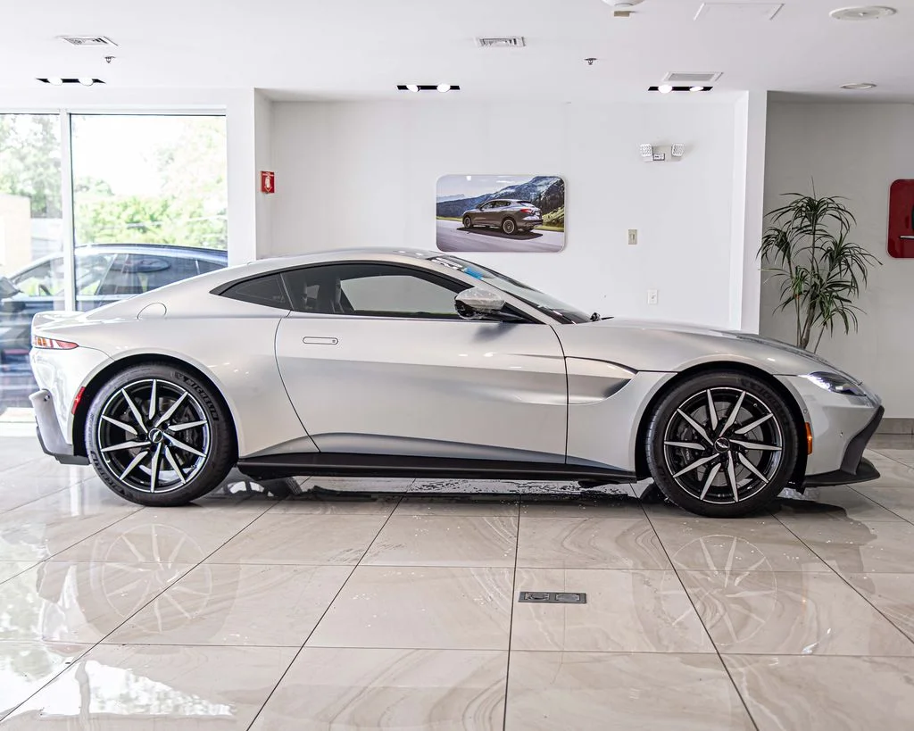 Used 2020 Silver Aston Martin Base image 9