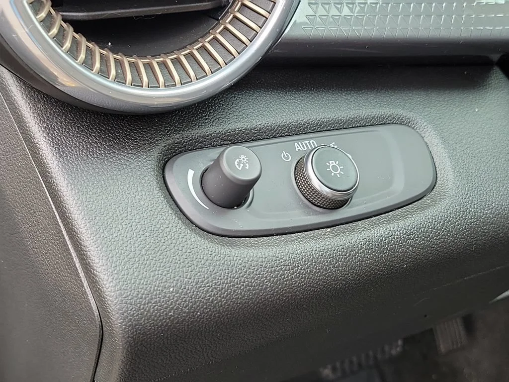 Used 2024 Cacti Green Chevrolet ACTIV image 8
