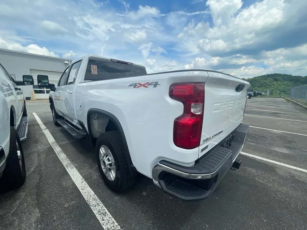 Used 2024 White Chevrolet LT image 15