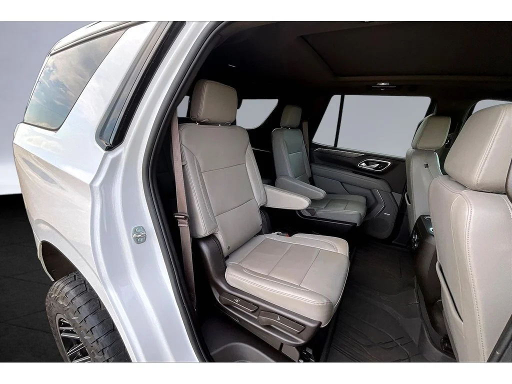 Used 2023 Summit White Chevrolet Z71 image 19
