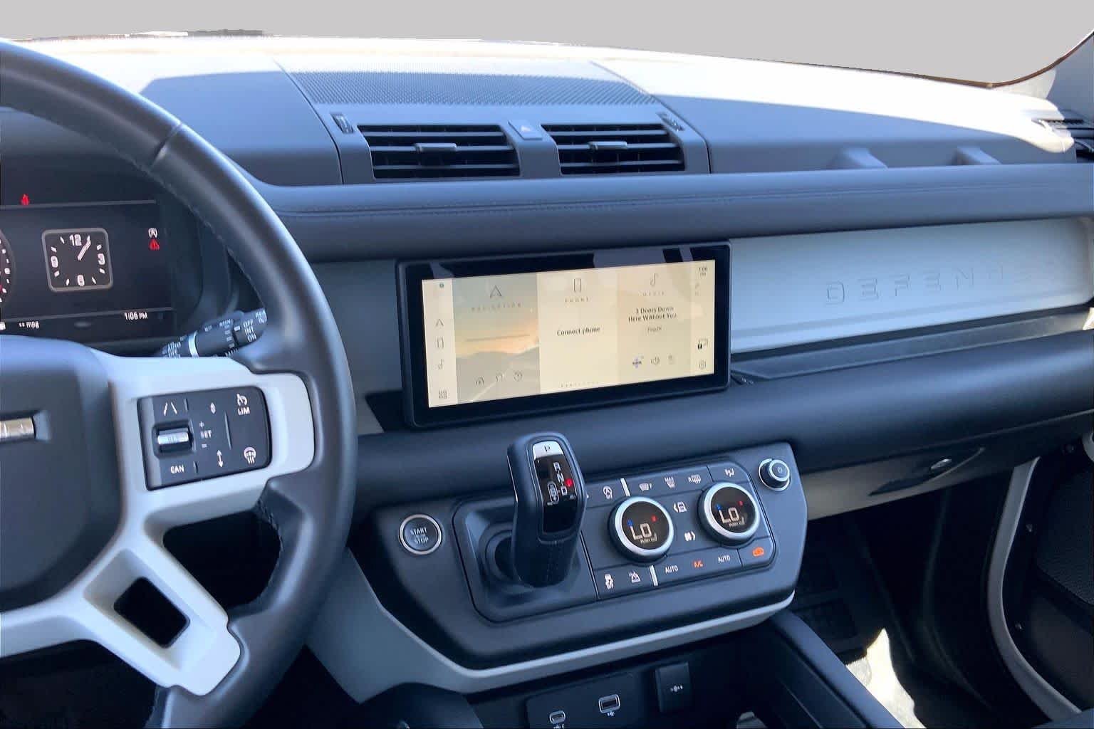 Used 2024 Fuji White Land Rover S image 6