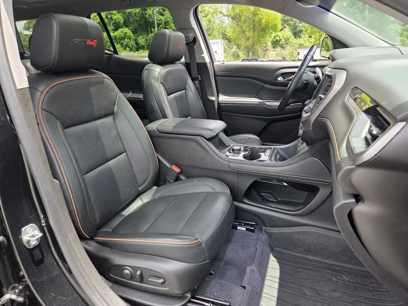 Used 2022 Ebony Twilight Metallic GMC AWD 4DR AT4 image 17
