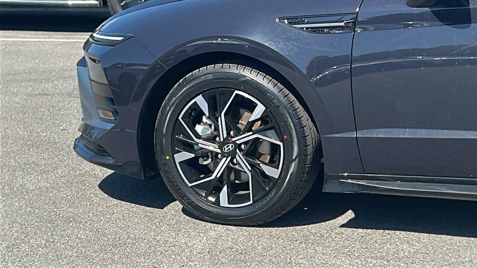 Certified Used 2025 Carbon Blue Hyundai SEL image 9