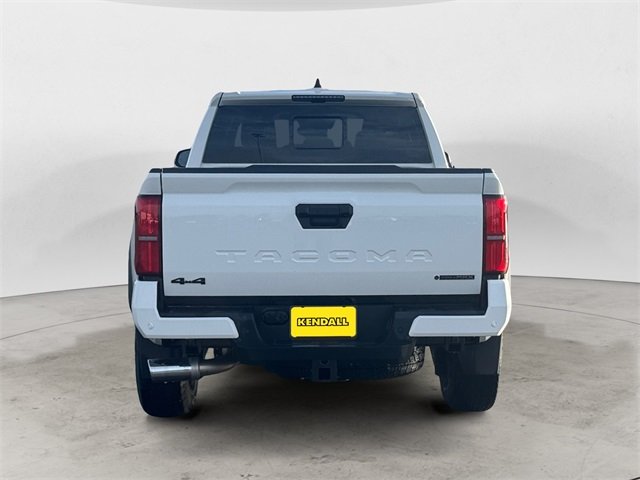 2024 Toyota Tacoma TRD photo 4
