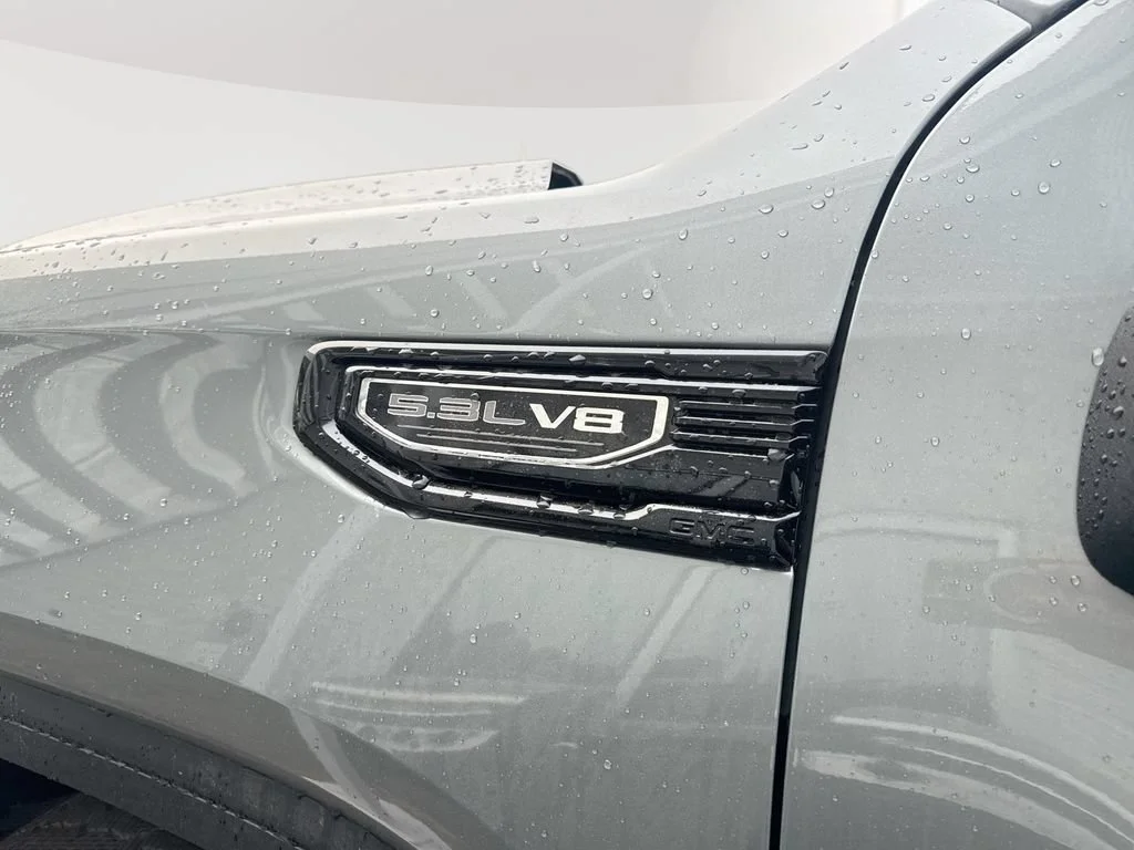 New 2026 Sterling Metallic GMC Elevation image 28