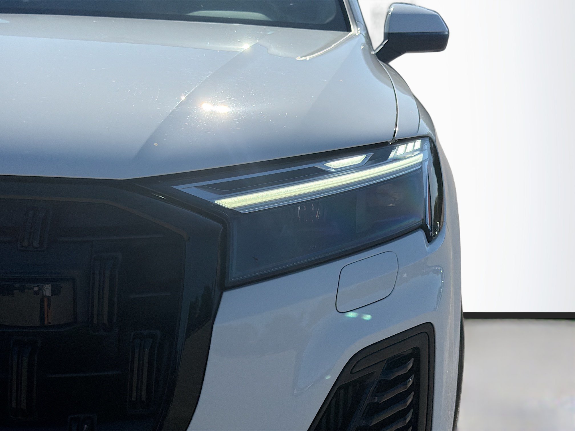 Used 2025 Carrara White Audi Premium Plus image 9
