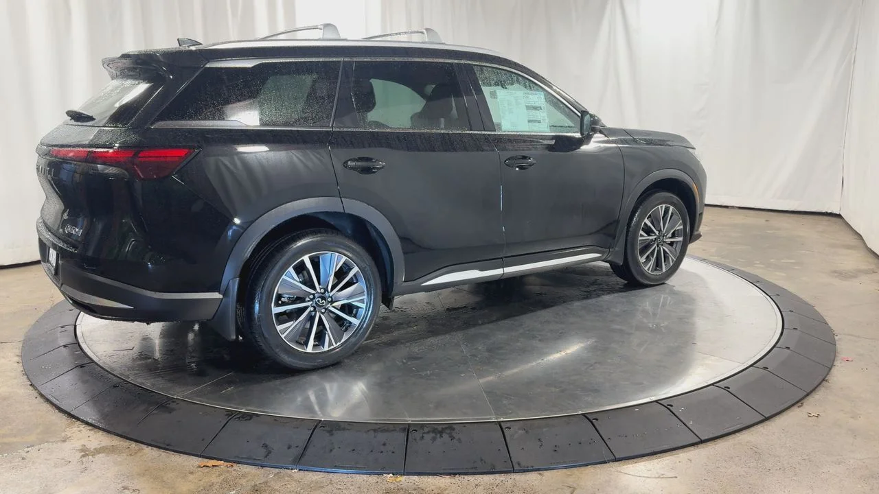 Certified Used 2026 Mineral INFINITI LUXE image 13